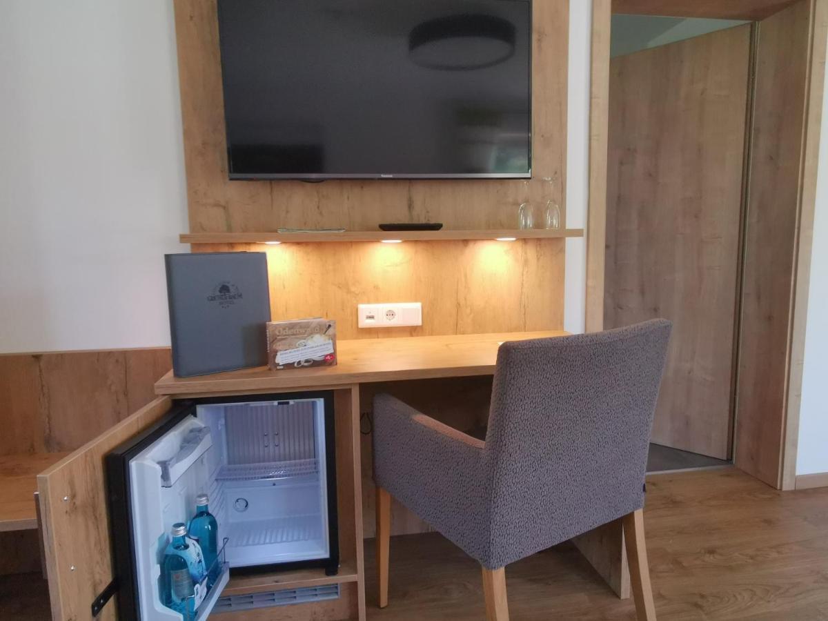 Hotel Gruener Baum Mit Restaurant & Wellness Oberzent Ngoại thất bức ảnh