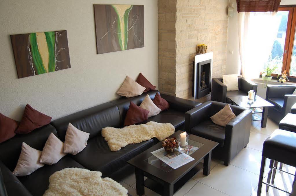 Hotel Gruener Baum Mit Restaurant & Wellness Oberzent Ngoại thất bức ảnh
