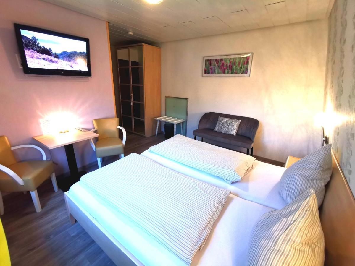 Hotel Gruener Baum Mit Restaurant & Wellness Oberzent Ngoại thất bức ảnh